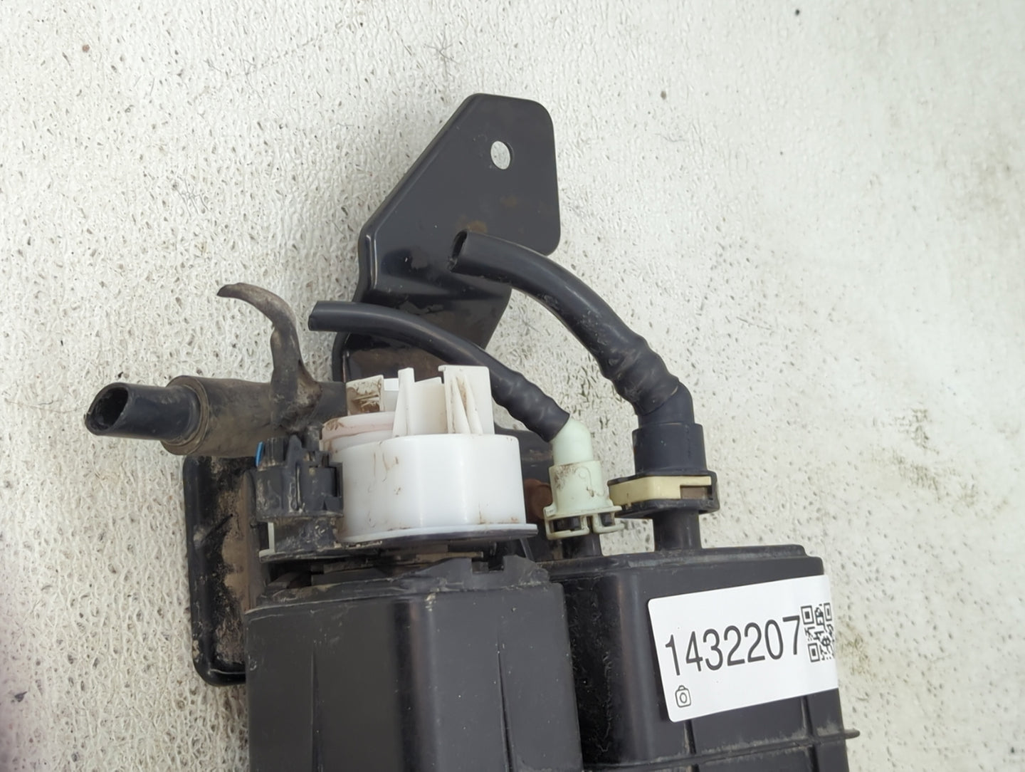 2018 Dodge Journey Fuel Vapor Charcoal Canister 1432207 - Oemusedautoparts1.com