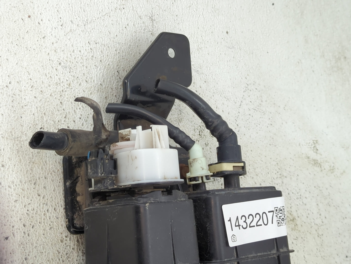 2018 Dodge Journey Fuel Vapor Charcoal Canister 1432207 - Oemusedautoparts1.com