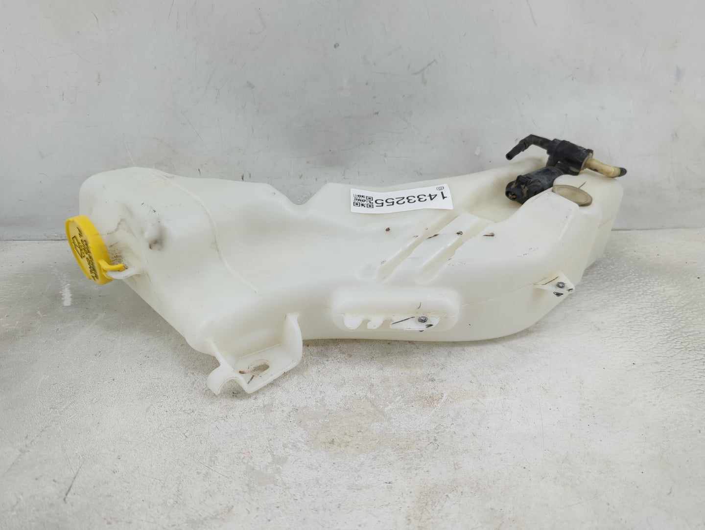 2018 Dodge Journey Windshield Washer Fluid Reservoir Bottle Oem - Oemusedautoparts1.com