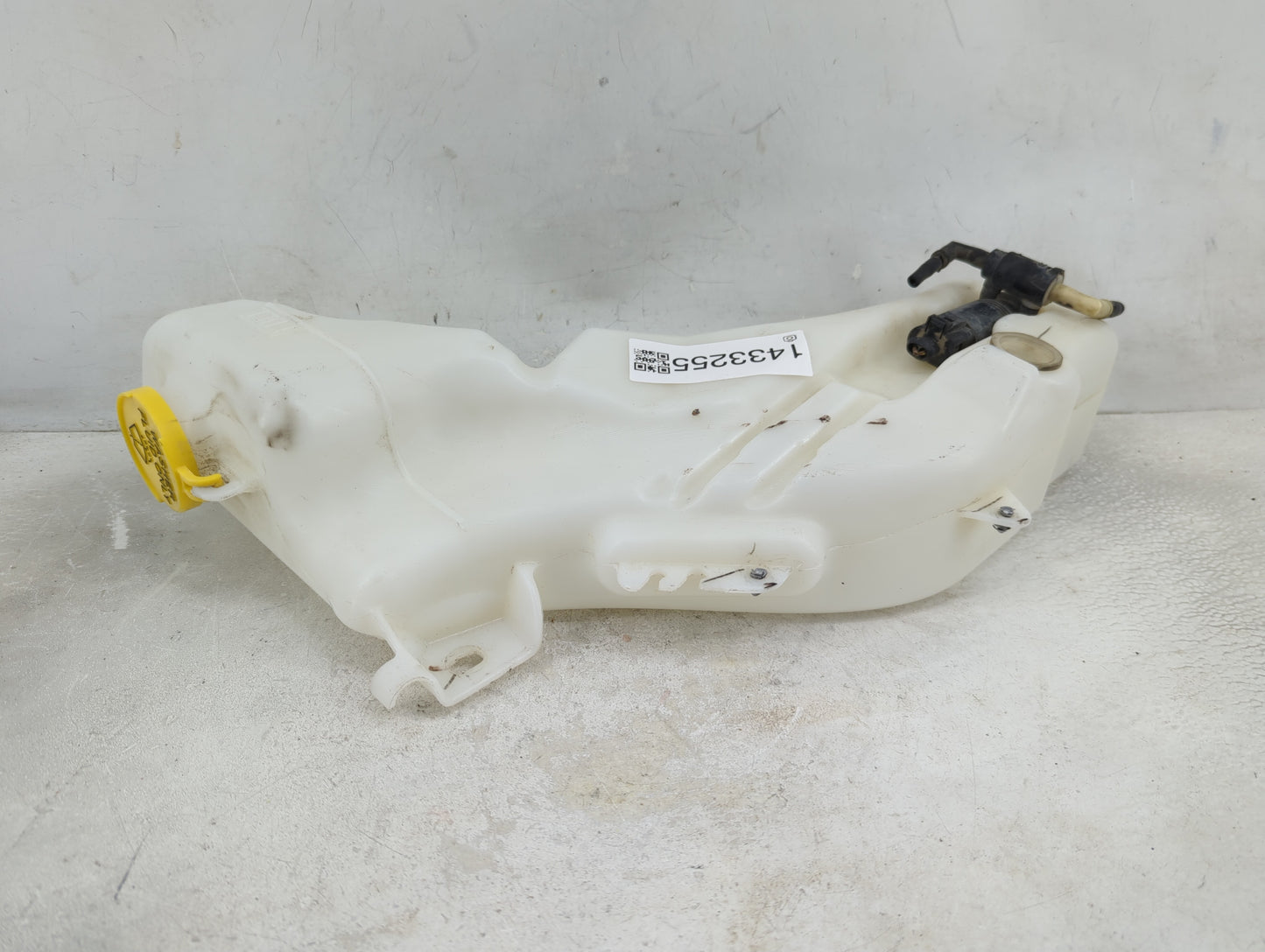 2018 Dodge Journey Windshield Washer Fluid Reservoir Bottle Oem - Oemusedautoparts1.com