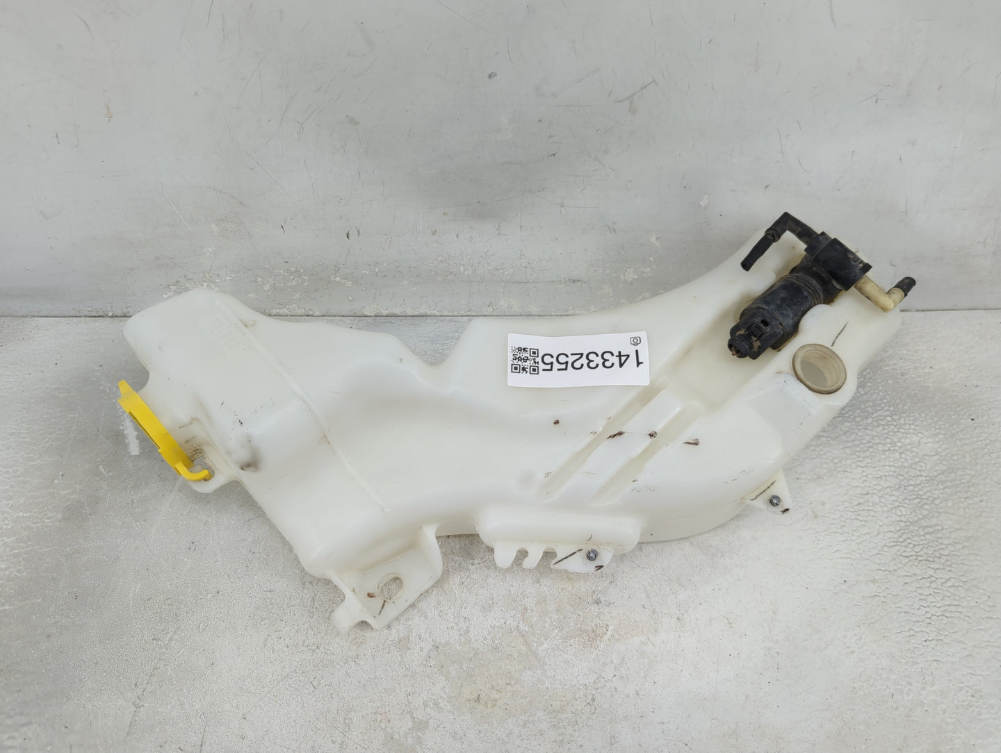 2018 Dodge Journey Windshield Washer Fluid Reservoir Bottle Oem - Oemusedautoparts1.com