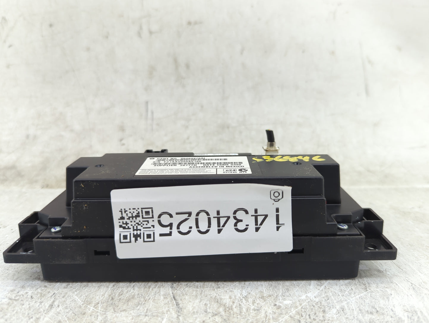 2018 Dodge Journey Information Display Screen Black - Oemusedautoparts1.com