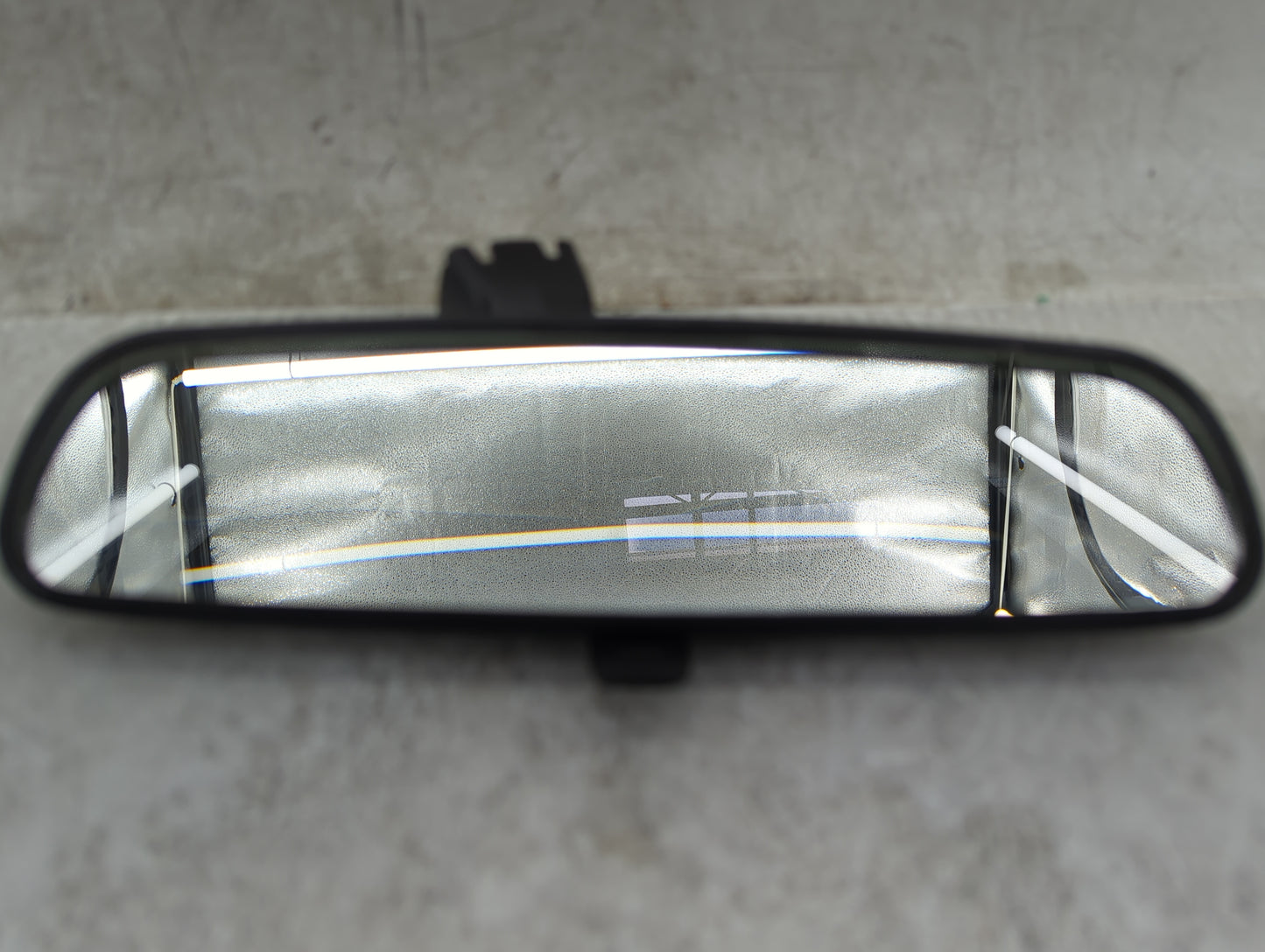 2018 Dodge Journey Interior Rear View Mirror Replacement OEM P/N:045617 015617, 025617, A048070, M305 Fits OEM Used Auto Par