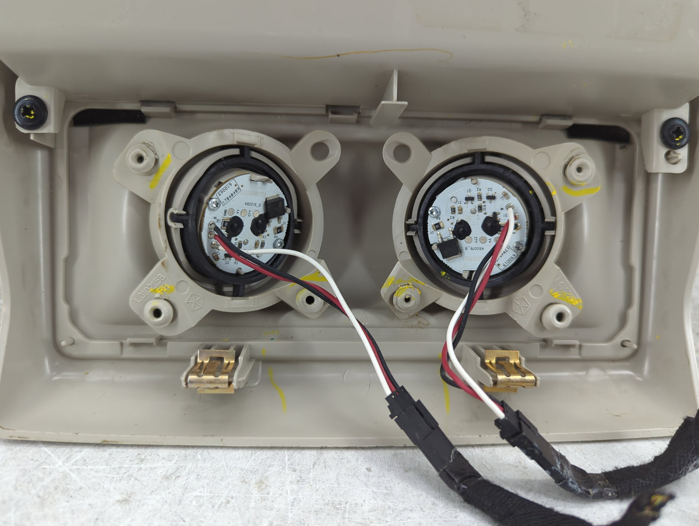 2018 Dodge Journey Overhead Roof Console - Oemusedautoparts1.com