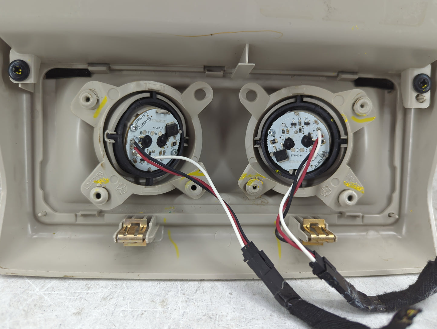 2018 Dodge Journey Overhead Roof Console - Oemusedautoparts1.com