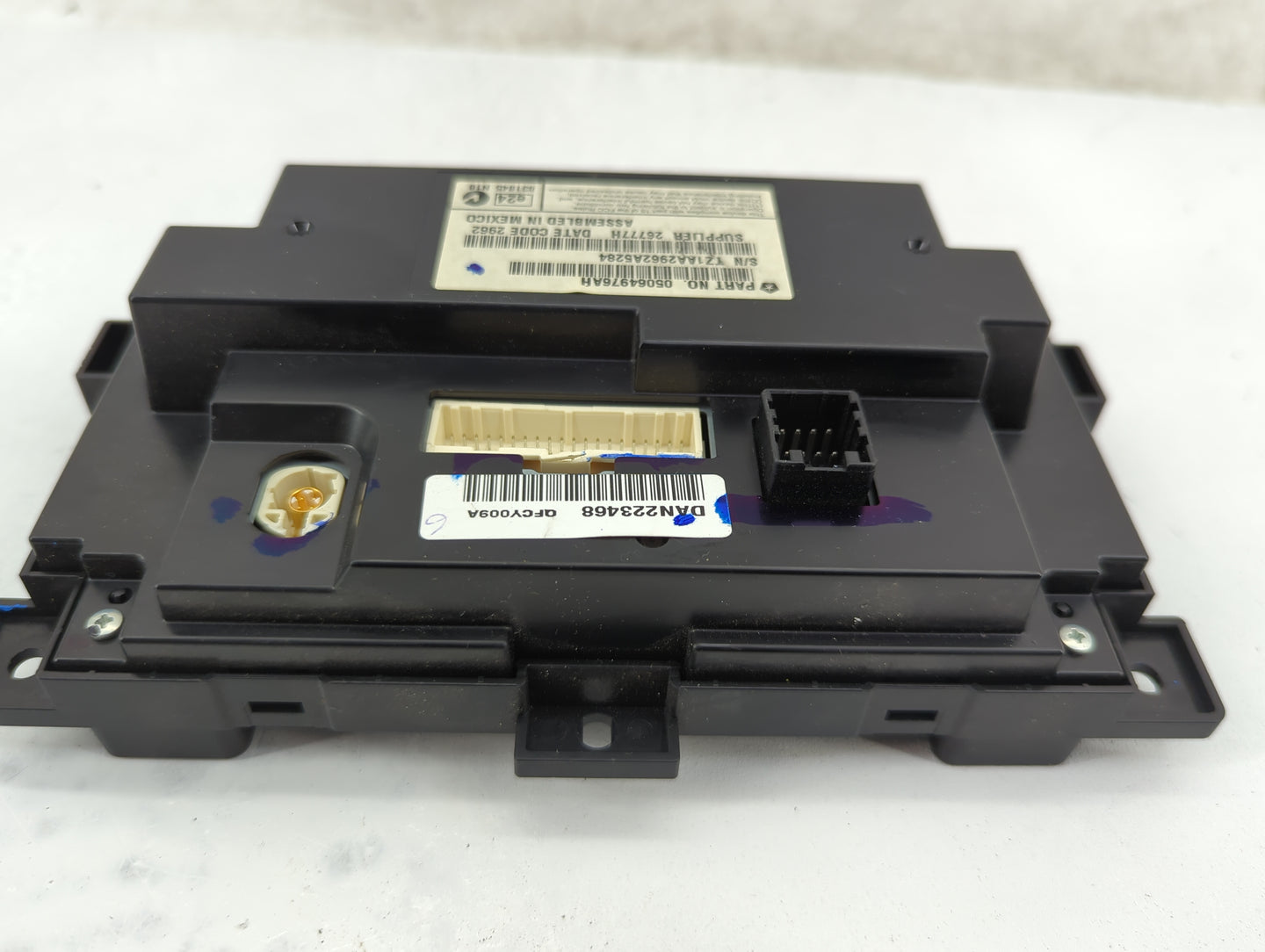 2018 Dodge Journey Information Display Screen - Oemusedautoparts1.com