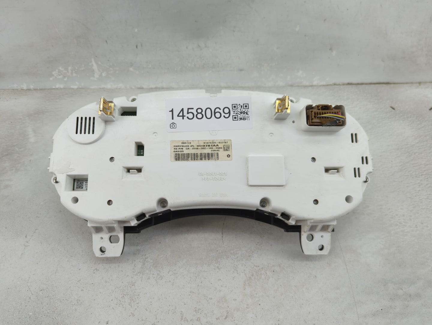 2018 Dodge Journey Instrument Cluster Speedometer Gauges P/N:68310781AA CR-0048-002-MX-C000 Miles: Fits OEM Used Auto Parts 