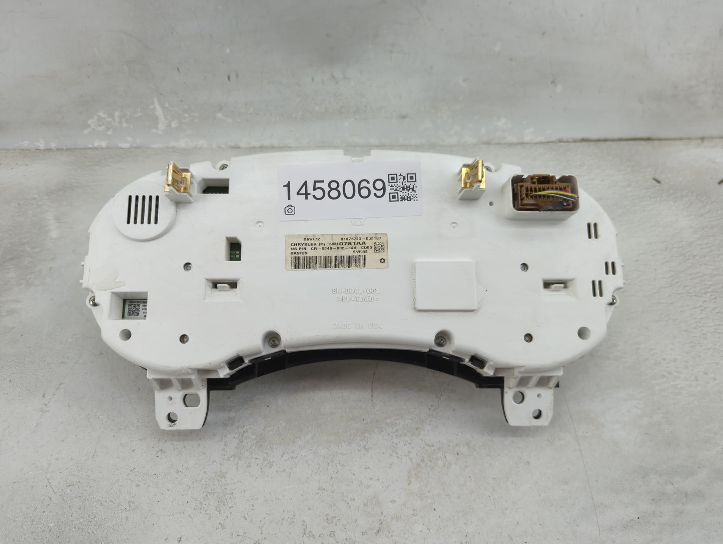 2018 Dodge Journey Instrument Cluster Speedometer Gauges P/N:68310781AA CR-0048-002-MX-C000 Miles: Fits OEM Used Auto Parts 
