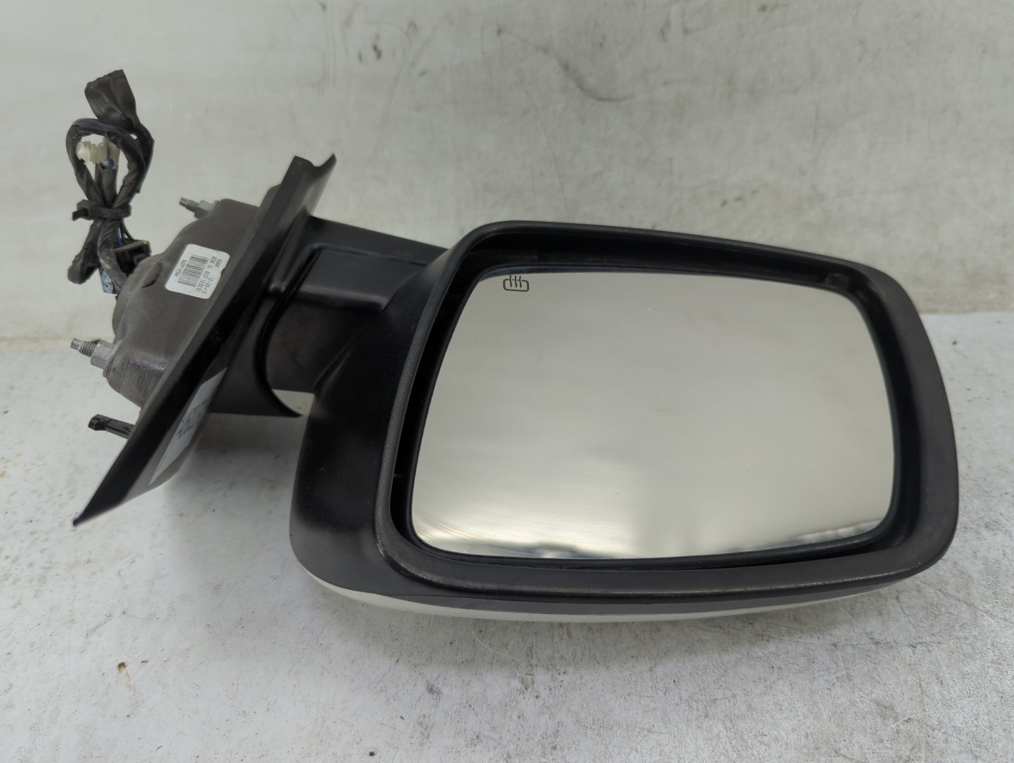 2018 Dodge Journey Driver Side View Mirror - Left Door Mirror OEM Used - Oemusedautoparts1.com