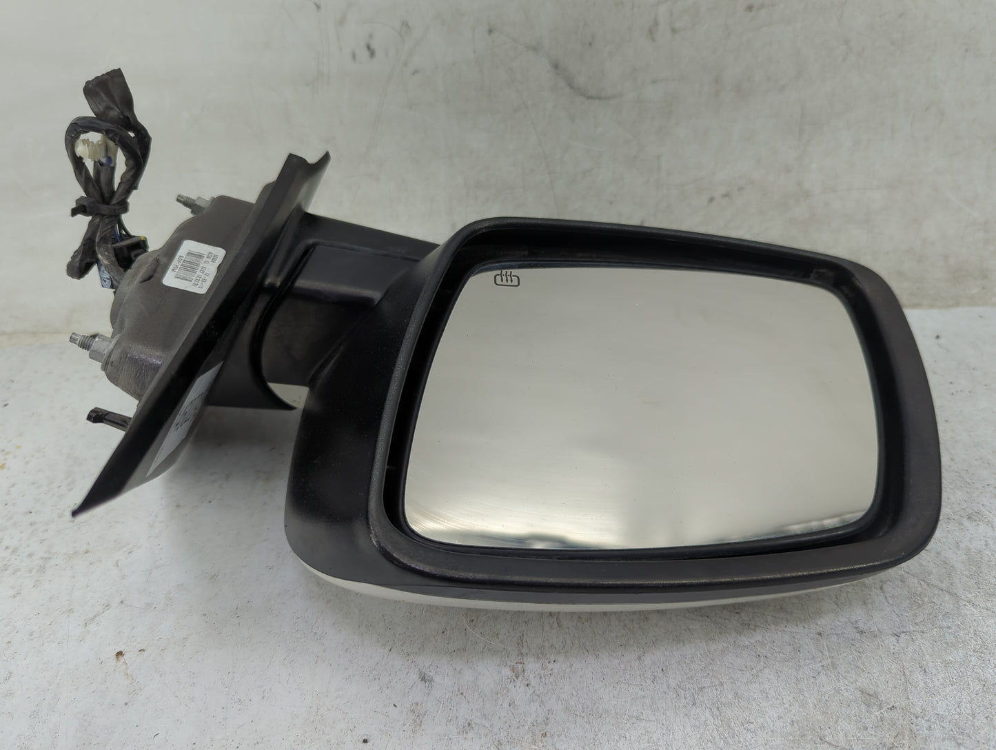 2018 Dodge Journey Driver Side View Mirror - Left Door Mirror OEM Used - Oemusedautoparts1.com