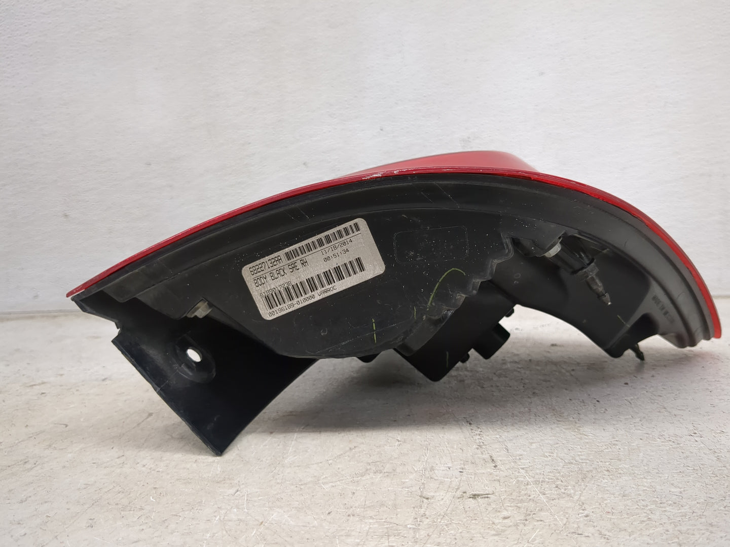 2018 Dodge Journey Tail Light Assembly Passenger Right OEM P/N:68227132AA Fits OEM Used Auto Parts - Oemusedautoparts1.com