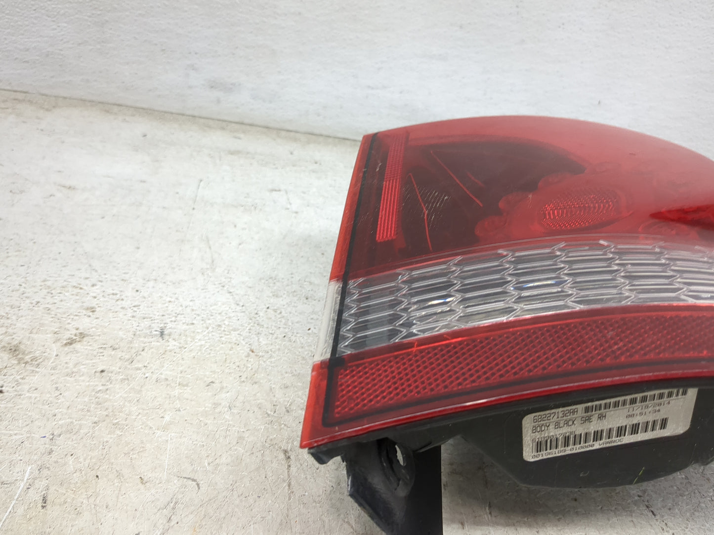 2018 Dodge Journey Tail Light Assembly Passenger Right OEM P/N:68227132AA Fits OEM Used Auto Parts - Oemusedautoparts1.com