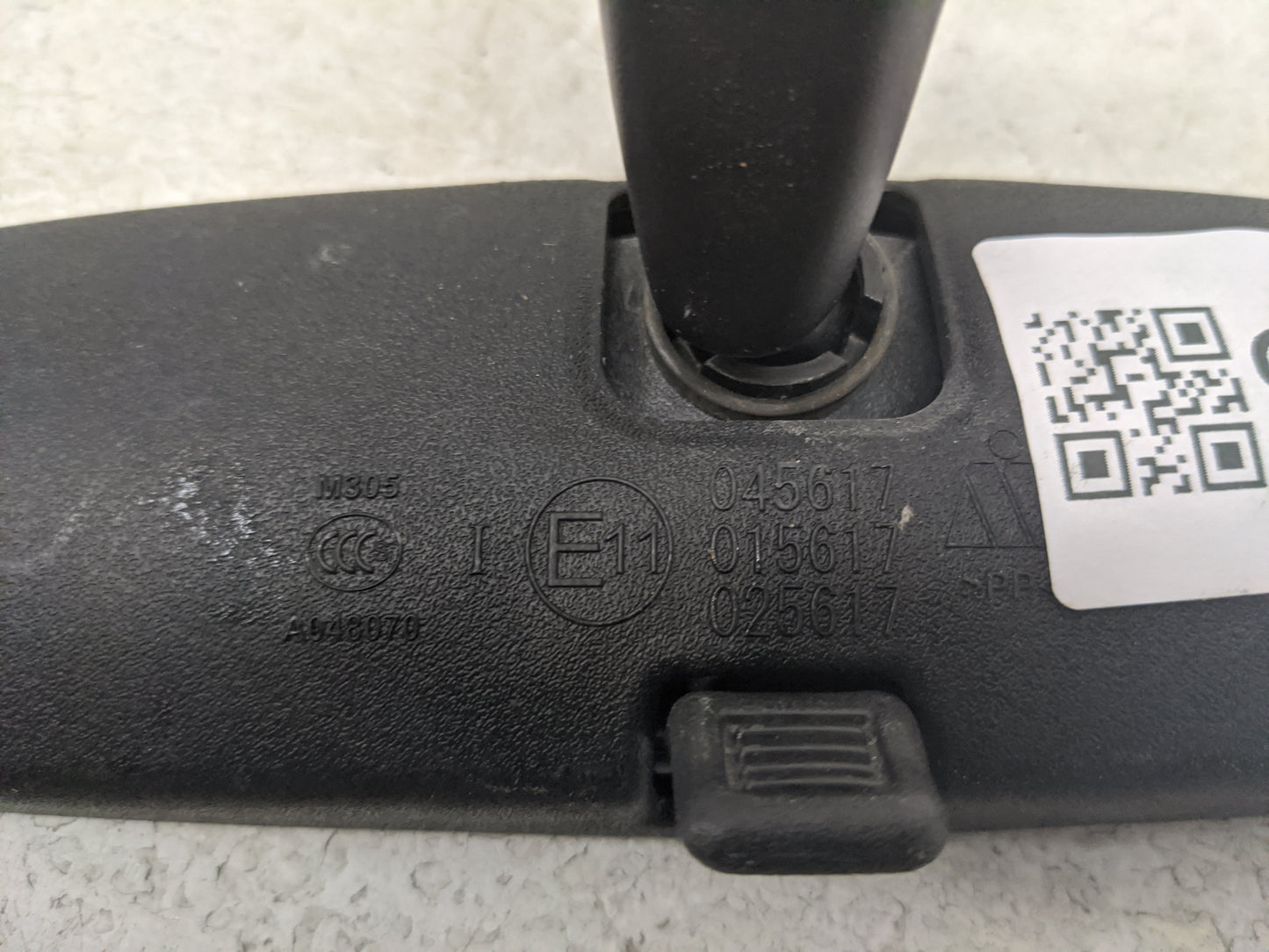 2018 Dodge Journey Interior Rear View Mirror Replacement OEM P/N:045617 015617 Fits OEM Used Auto Parts - Oemusedautoparts1.