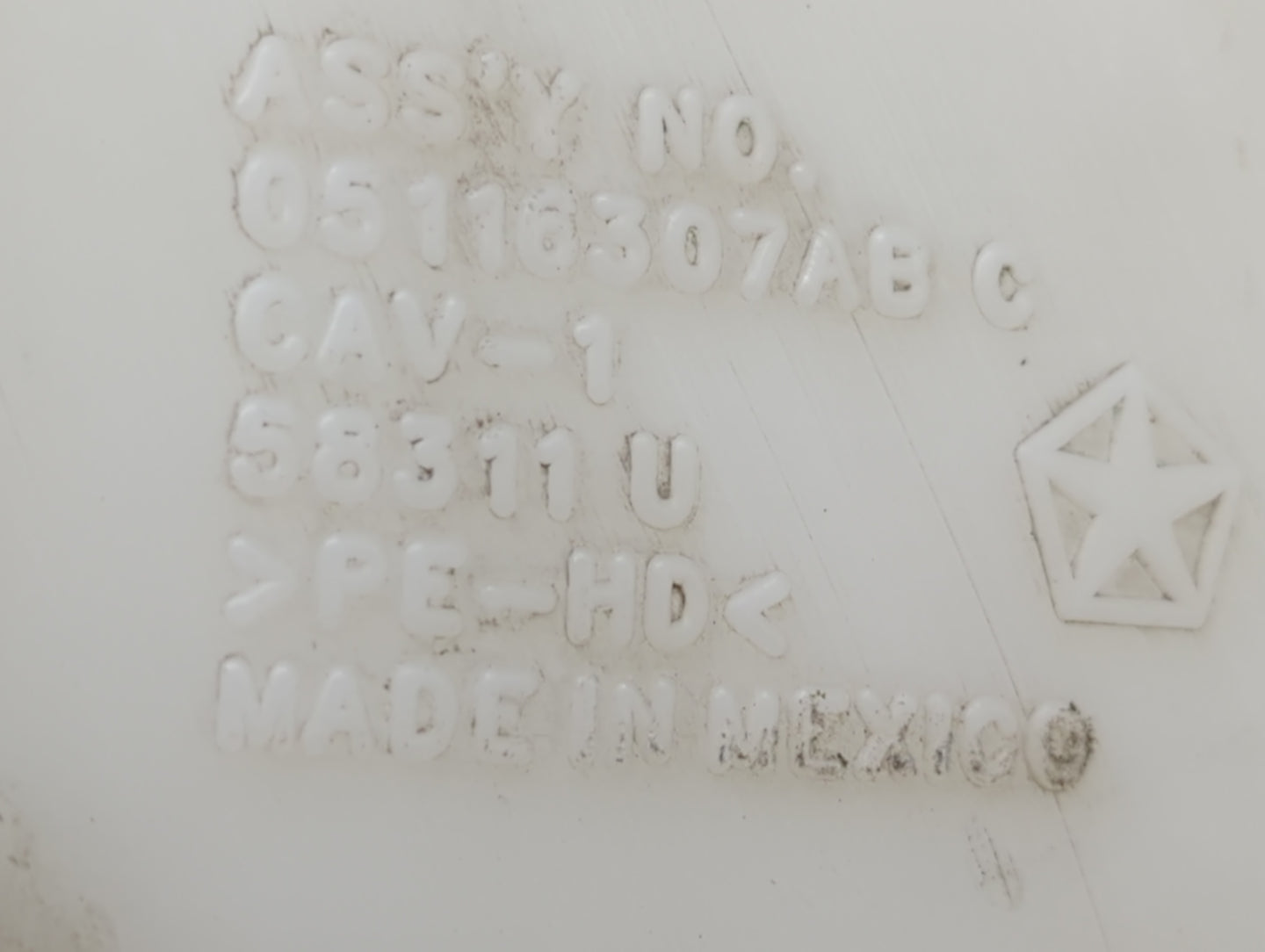 2018 Dodge Journey Windshield Washer Fluid Reservoir Bottle Oem 1465529 - Oemusedautoparts1.com