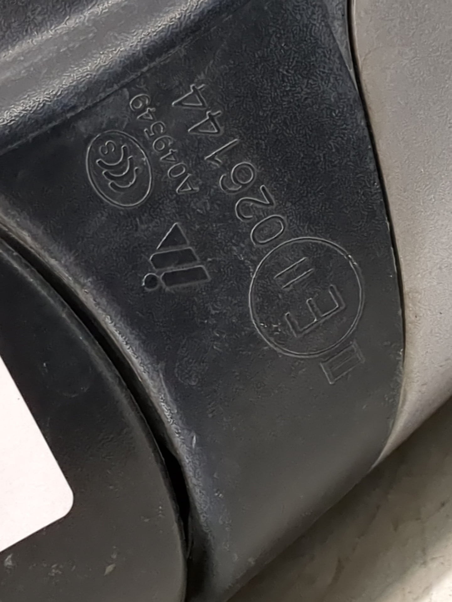 2018 Dodge Journey Passenger Side View Mirror - Right Door Mirror OEM Used - Oemusedautoparts1.com