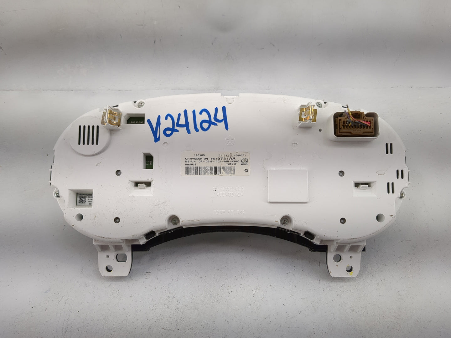 2018 Dodge Journey Instrument Cluster Speedometer Gauges P/N:68310781AA CR-0048-002-MR-C000 Miles: Fits OEM Used Auto Parts 