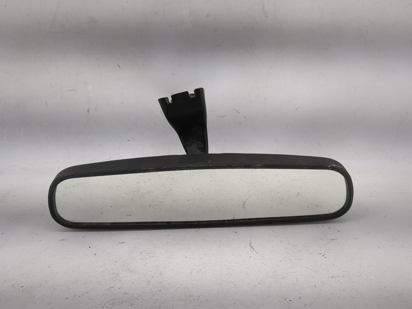 2018 Dodge Journey Interior Rear View Mirror Replacement OEM P/N:045617 015617 Fits OEM Used Auto Parts - Oemusedautoparts1.