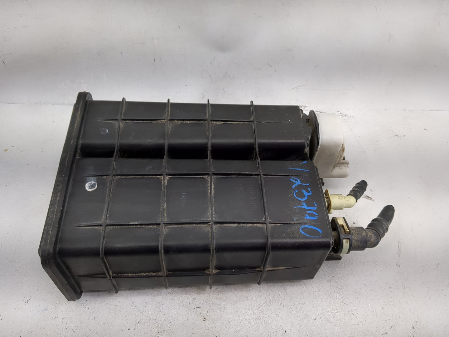 2018 Dodge Journey Fuel Vapor Charcoal Canister 1479333 - Oemusedautoparts1.com