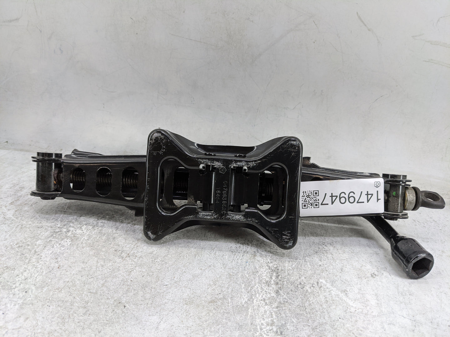 2018 Dodge Journey Spare Scissor Car Jack Black - Oemusedautoparts1.com