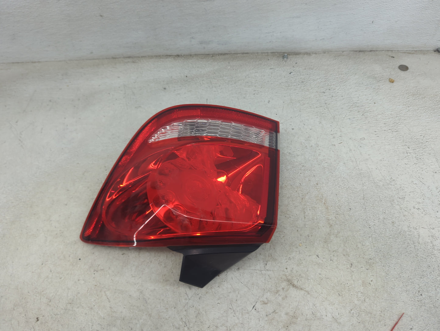 2018 Dodge Journey Passenger Right Side Deck Lid Mounted Tail Light - Oemusedautoparts1.com
