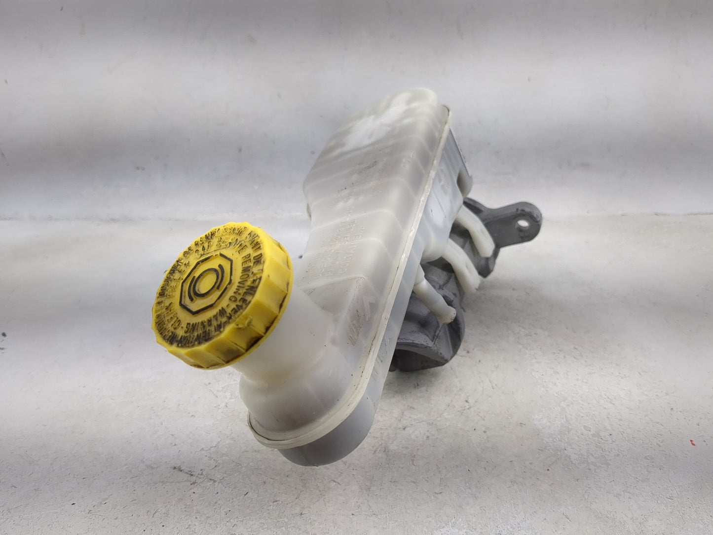 2018 Dodge Journey Brake Master Cylinder - Oemusedautoparts1.com