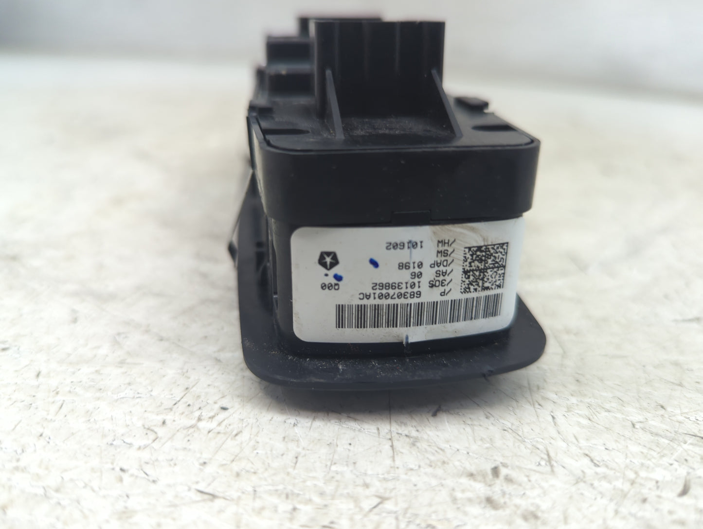 2018-2020 Dodge Journey Master Power Window Switch Replacement Driver Side Left P/N:68307001AC 10139862 Fits Fits 2018 2019 