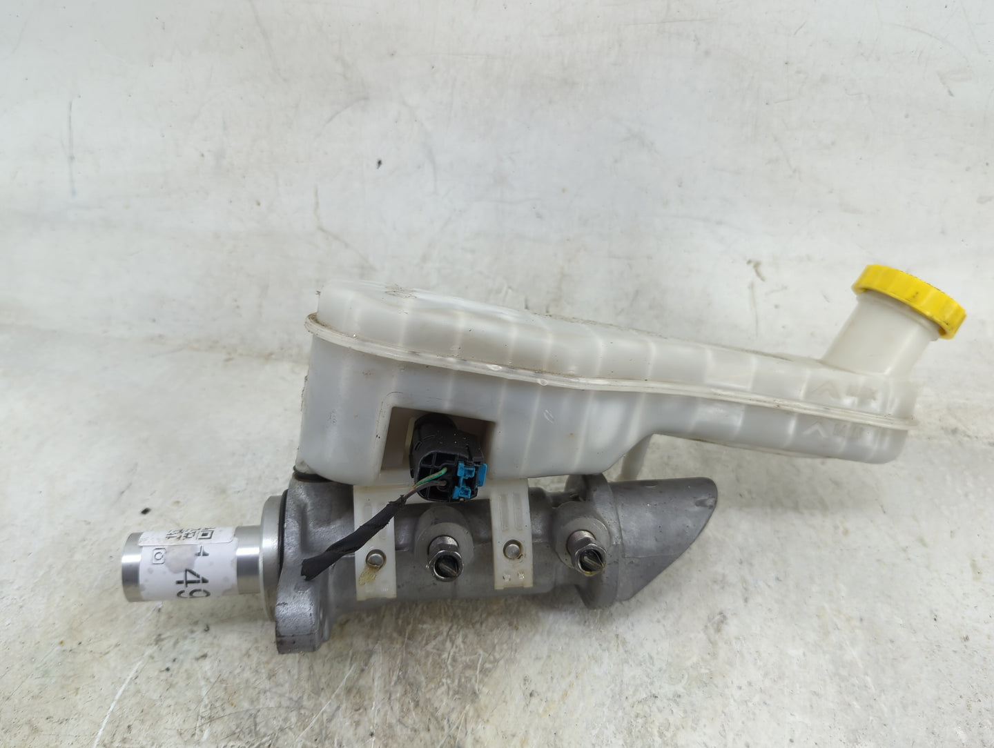 2018 Dodge Journey Brake Master Cylinder 1496566 - Oemusedautoparts1.com