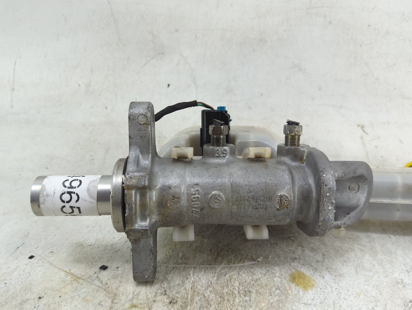 2018 Dodge Journey Brake Master Cylinder 1496566 - Oemusedautoparts1.com