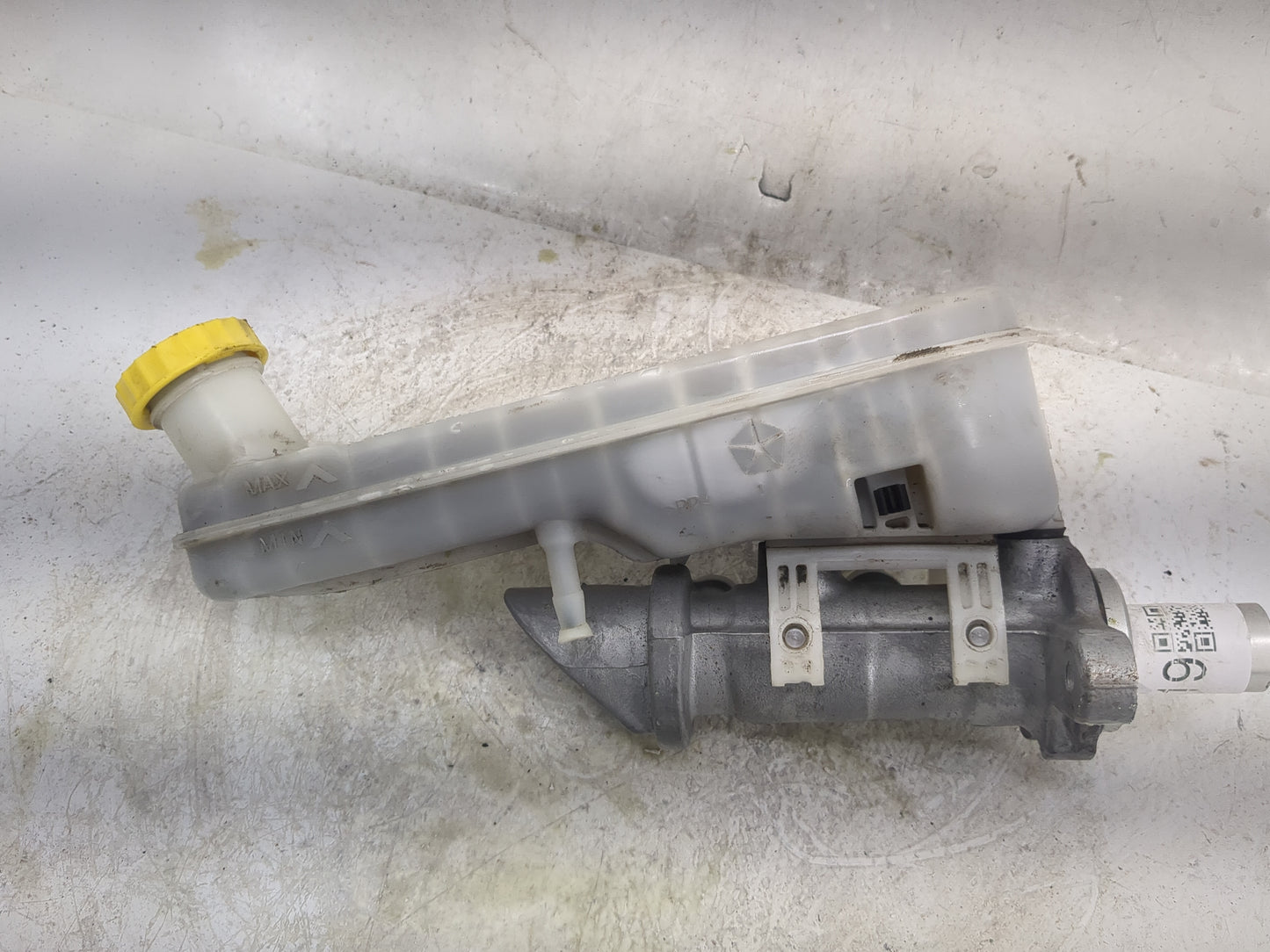 2018 Dodge Journey Brake Master Cylinder 1496919 - Oemusedautoparts1.com