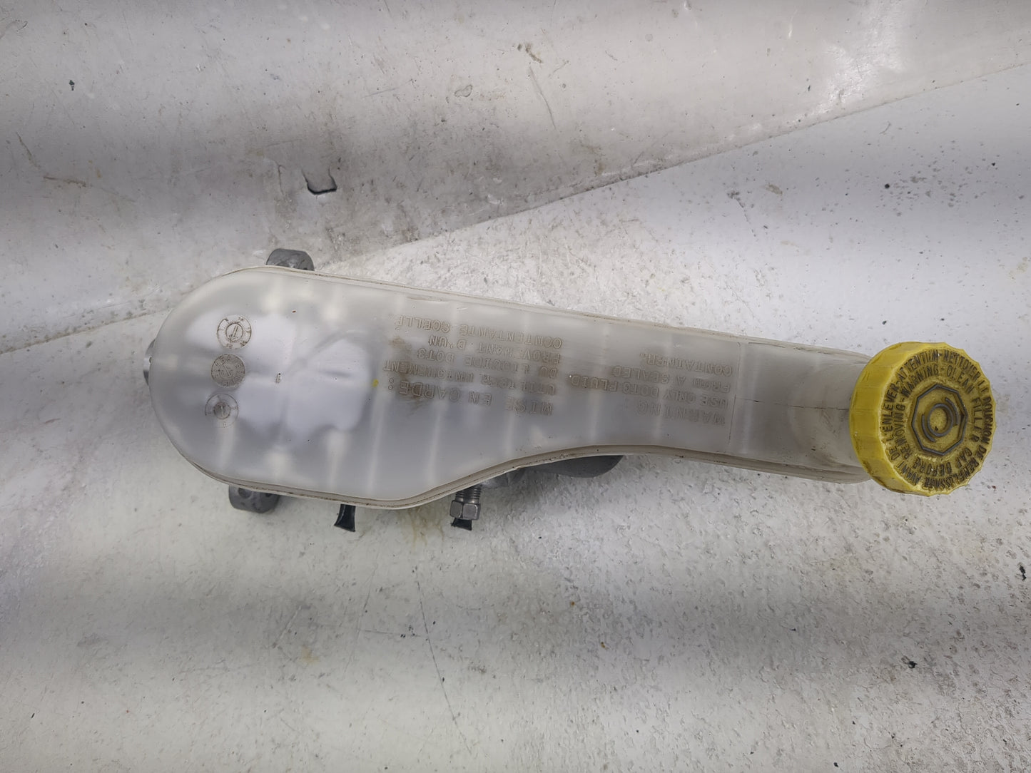 2018 Dodge Journey Brake Master Cylinder 1497022 - Oemusedautoparts1.com