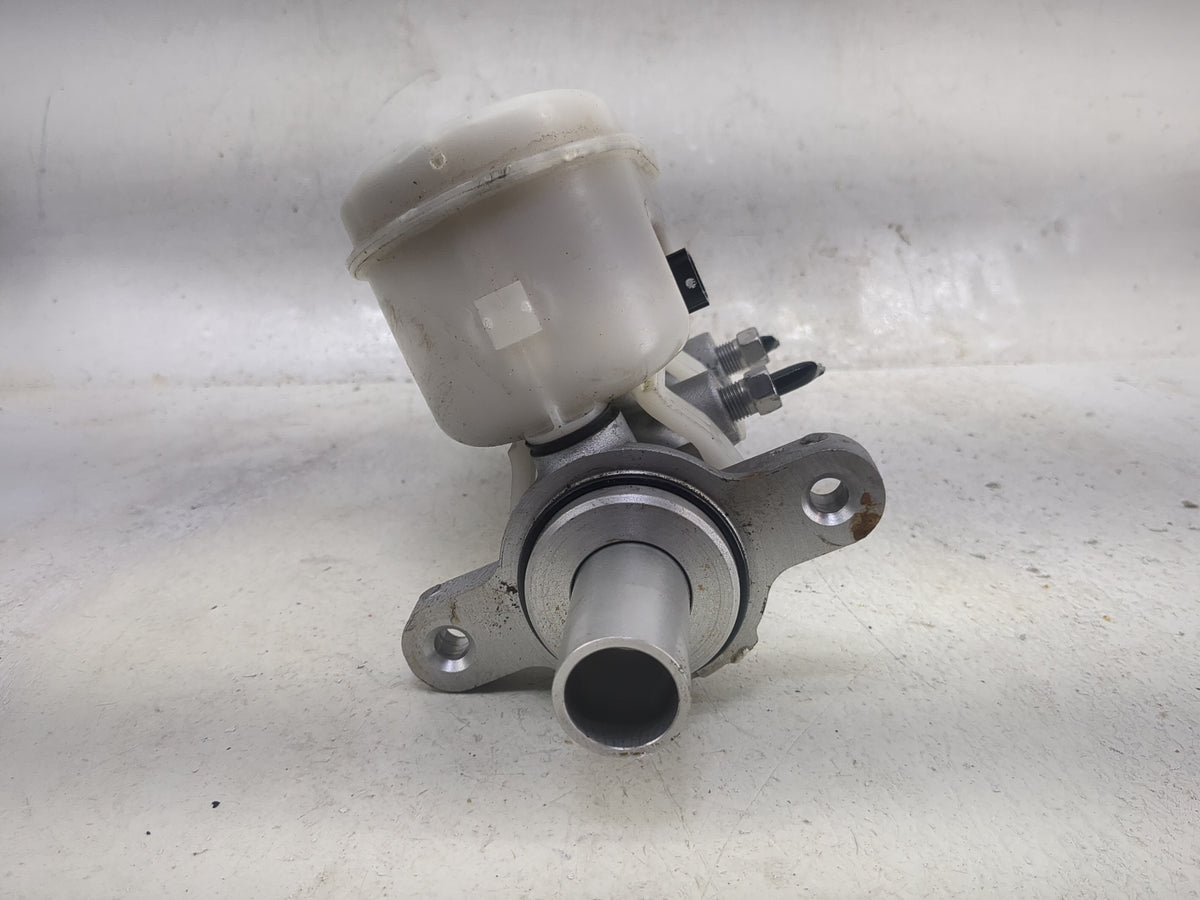 2018 Dodge Journey Brake Master Cylinder 1497022 - Oemusedautoparts1.com