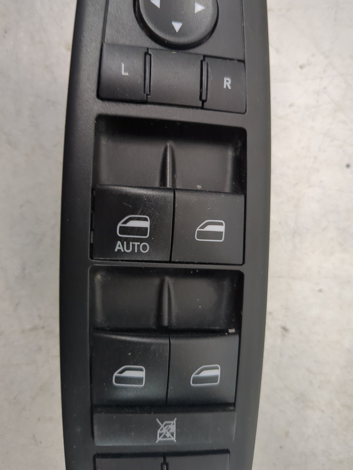 2018-2020 Dodge Journey Master Power Window Switch Replacement Driver Side Left P/N:68307001AC 10139862 Fits Fits 2018 2019 