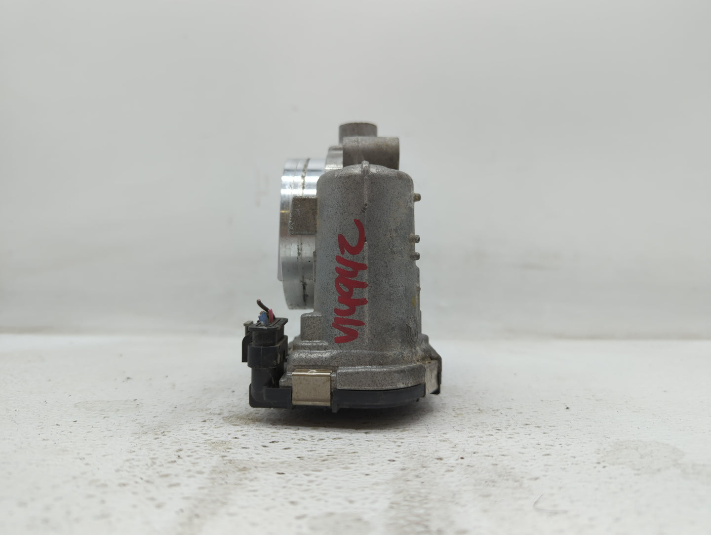 2011-2017 Dodge Journey Throttle Body P/N:05184349AC Fits Fits 2011 2012 2013 2014 2015 2016 2017 2018 2019 OEM Used Auto Pa