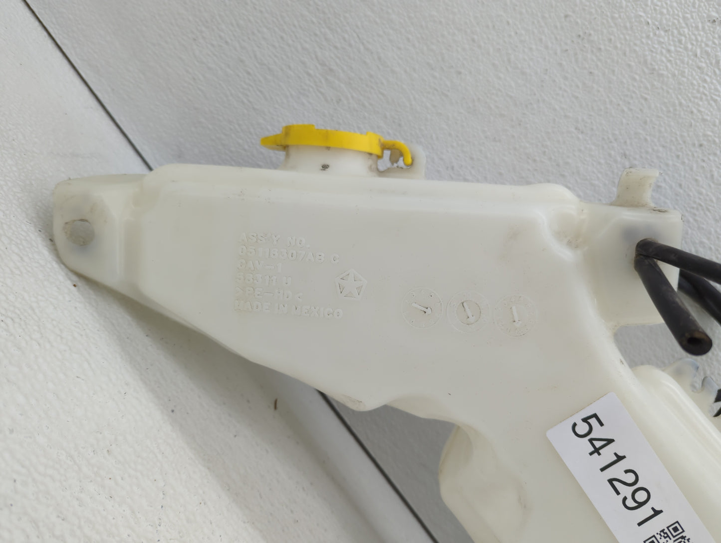 2018 Dodge Journey Windshield Washer Fluid Reservoir Bottle Oem - Oemusedautoparts1.com