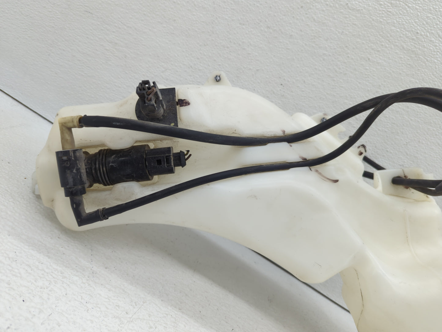 2018 Dodge Journey Windshield Washer Fluid Reservoir Bottle Oem - Oemusedautoparts1.com