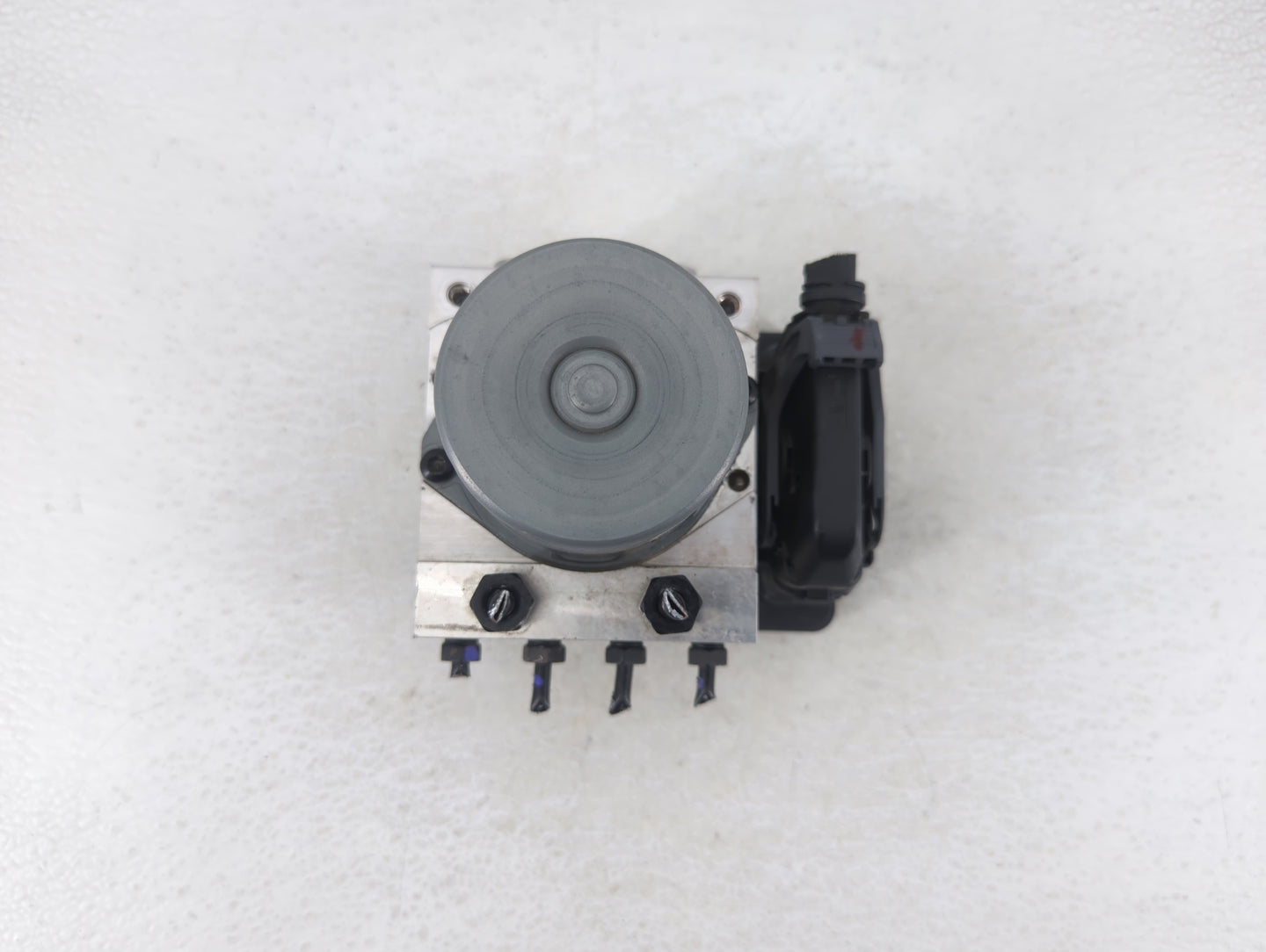 2018 Dodge Journey ABS Pump Control Module Replacement P/N:58920-B2120 Fits OEM Used Auto Parts - Oemusedautoparts1.com