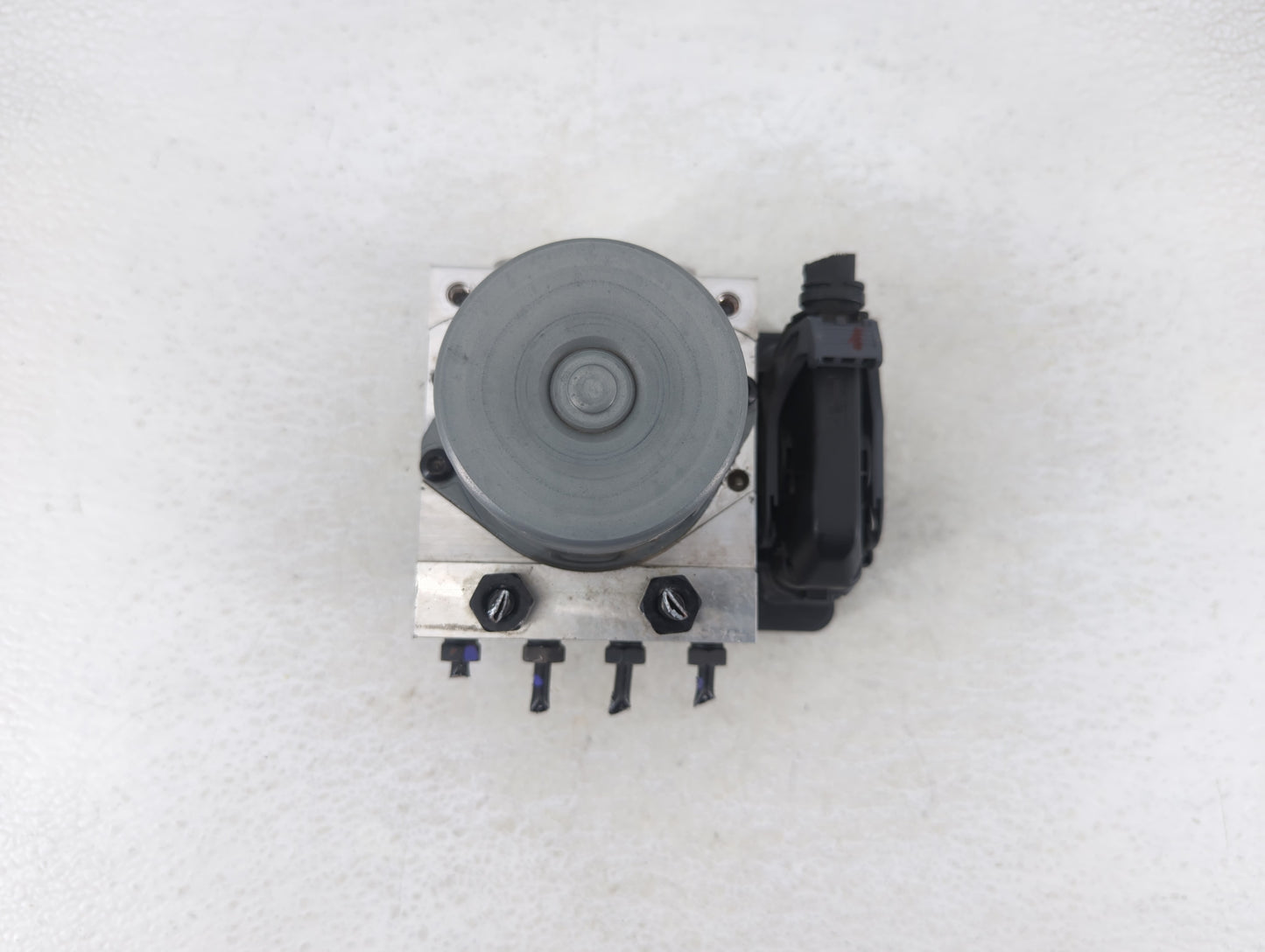2018 Dodge Journey ABS Pump Control Module Replacement P/N:58920-B2120 Fits OEM Used Auto Parts - Oemusedautoparts1.com