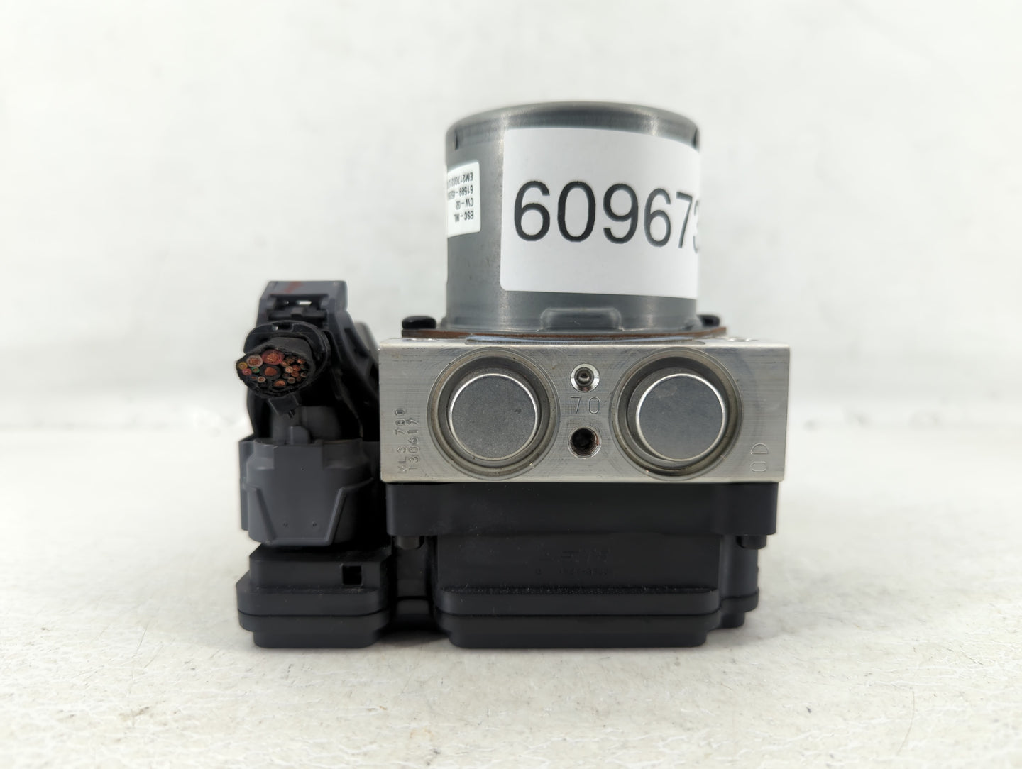 2018 Dodge Journey ABS Pump Control Module Replacement P/N:58920-B2120 Fits OEM Used Auto Parts - Oemusedautoparts1.com