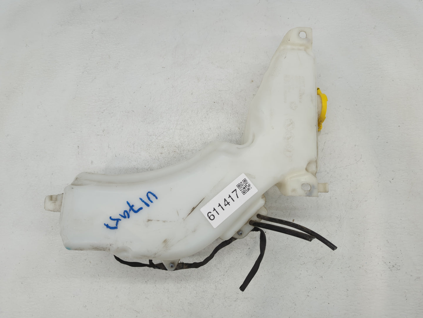 2018 Dodge Journey Windshield Washer Fluid Reservoir Bottle Oem - Oemusedautoparts1.com