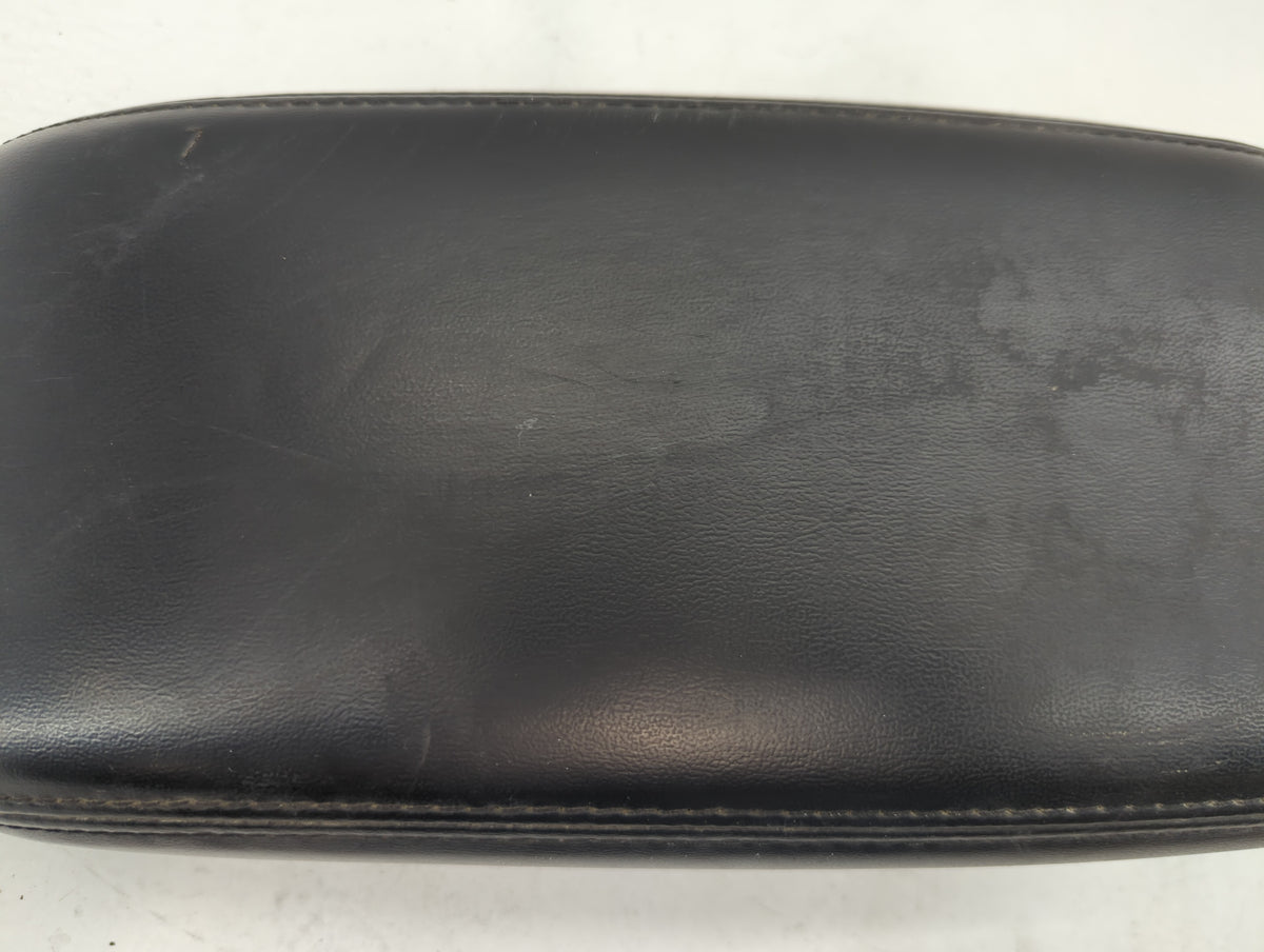 2018 Dodge Journey Center Console Armrest Cover Lid Black 612257 - Oemusedautoparts1.com