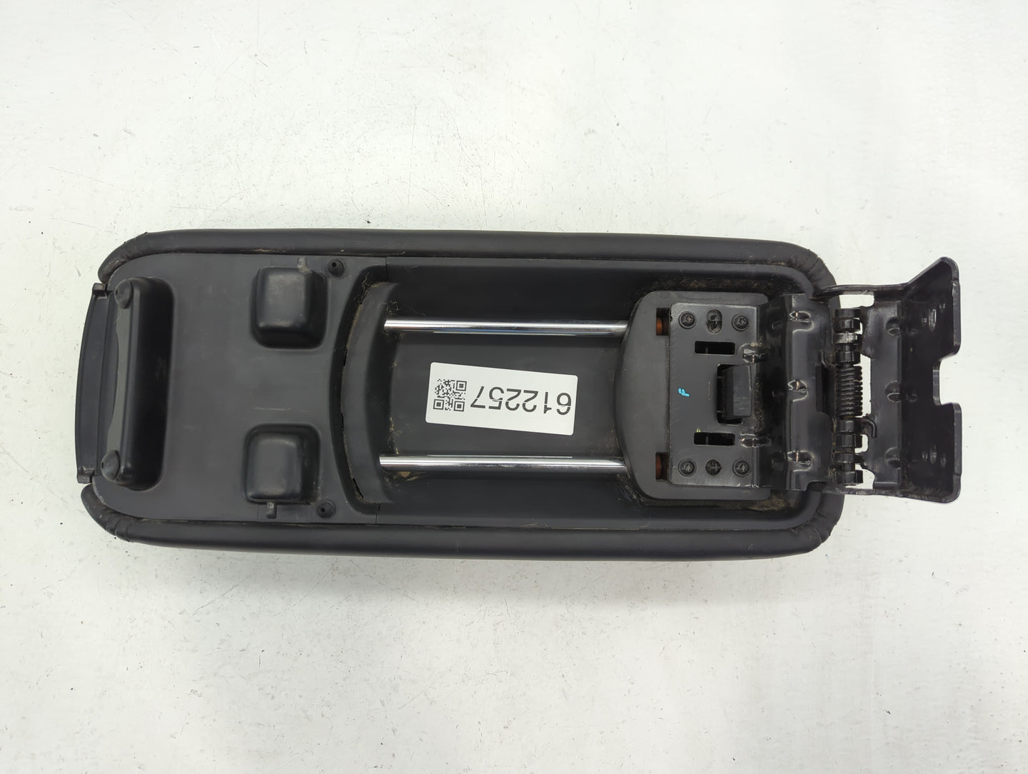 2018 Dodge Journey Center Console Armrest Cover Lid Black - Oemusedautoparts1.com