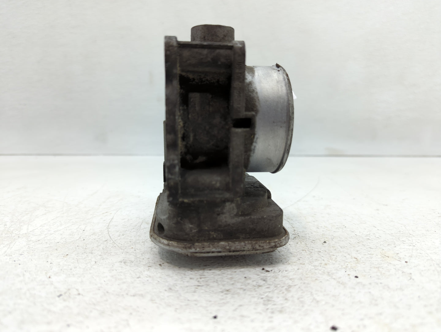 2009-2018 Dodge Journey Throttle Body Fits Fits 2007 2008 2009 2010 2011 2012 2013 2014 2015 2016 2017 2018 OEM Used Auto Pa