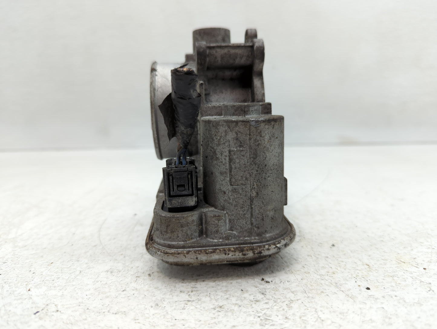 2009-2018 Dodge Journey Throttle Body Fits Fits 2007 2008 2009 2010 2011 2012 2013 2014 2015 2016 2017 2018 OEM Used Auto Pa