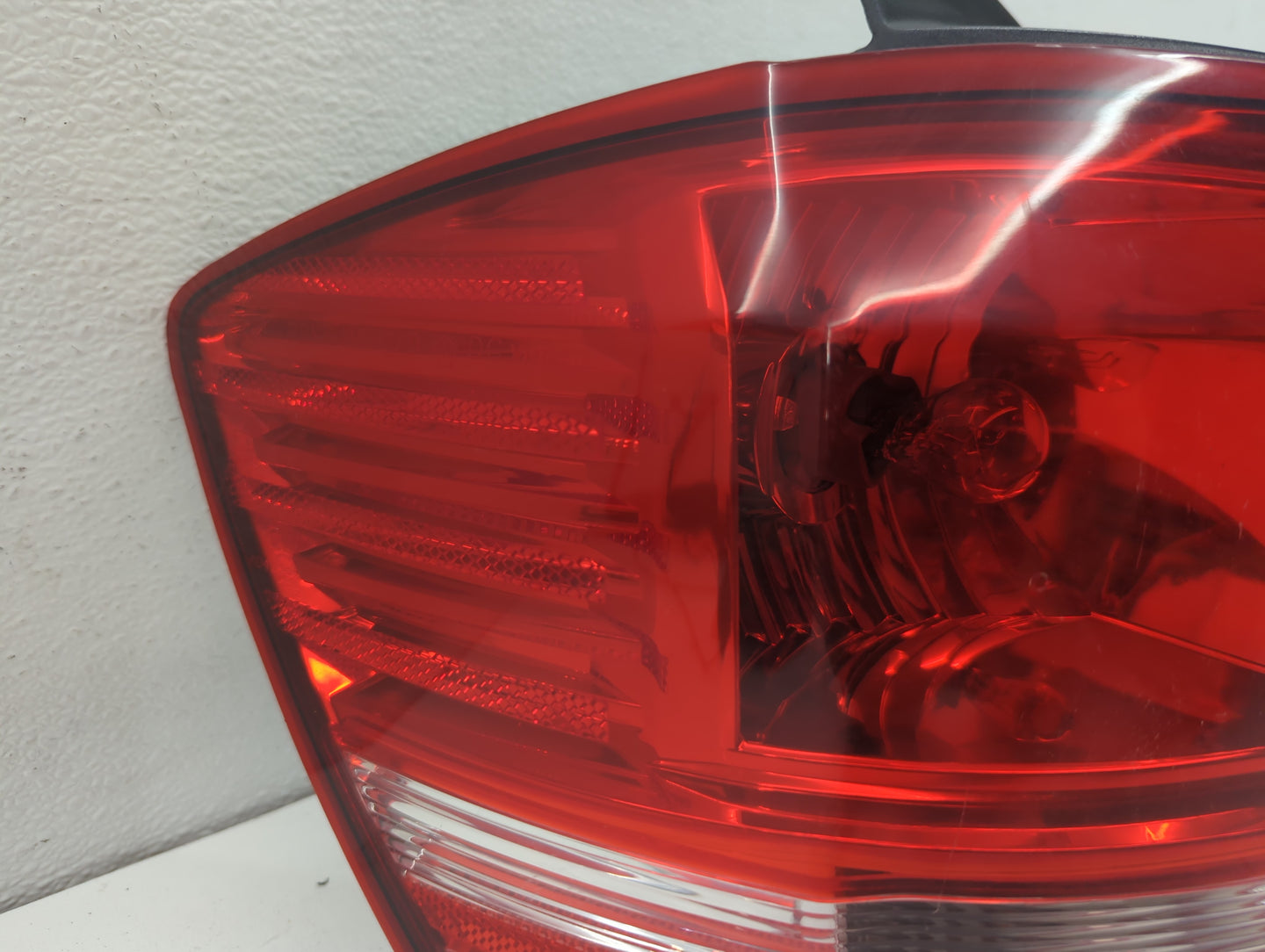 2018 Dodge Journey Tail Light Assembly Driver Left OEM P/N:5031043616 05116291AH Fits OEM Used Auto Parts - Oemusedautoparts