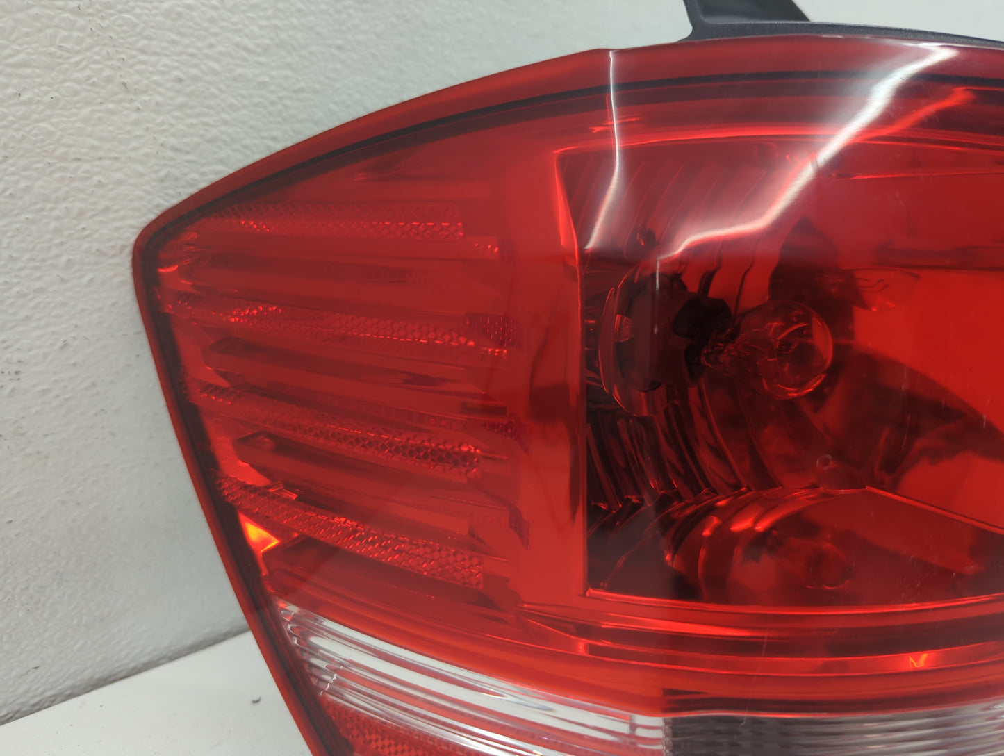 2018 Dodge Journey Tail Light Assembly Driver Left OEM P/N:5031043616 05116291AH Fits OEM Used Auto Parts - Oemusedautoparts