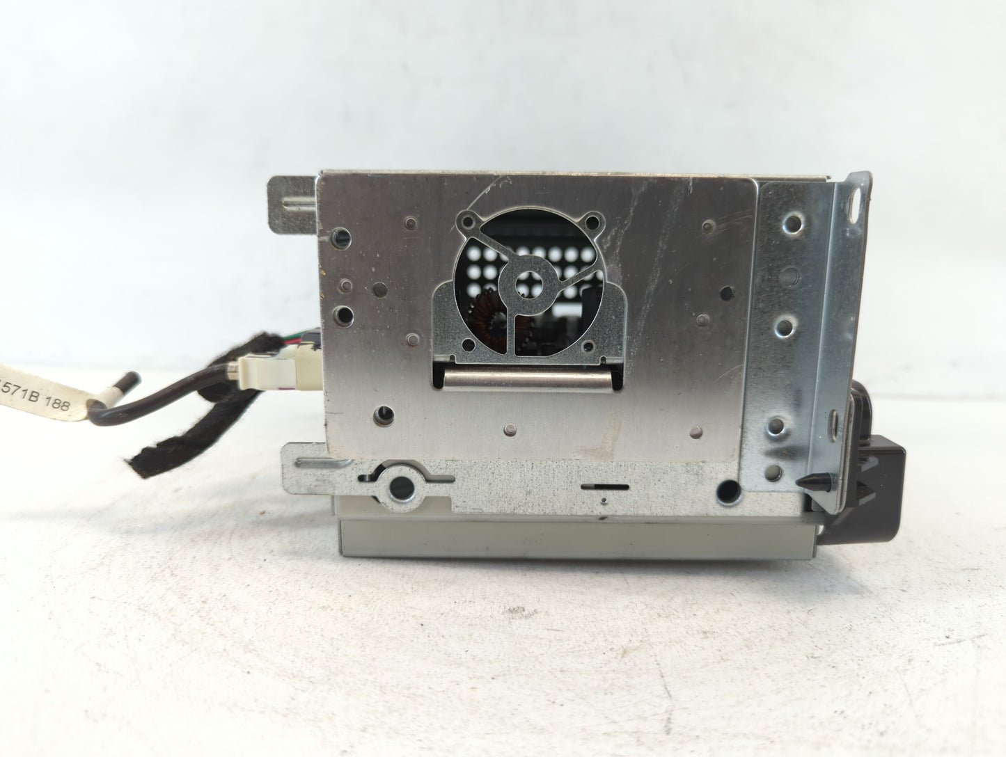 2018-2020 Dodge Journey Am Fm Cd Player Radio Receiver - Oemusedautoparts1.com