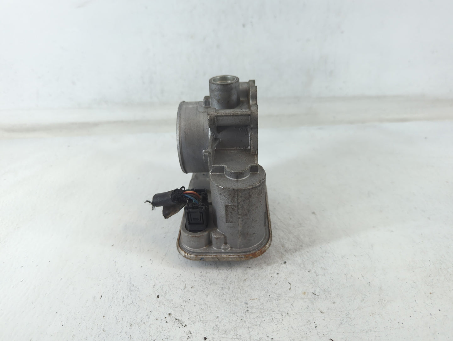 2009-2018 Dodge Journey Throttle Body Fits Fits 2007 2008 2009 2010 2011 2012 2013 2014 2015 2016 2017 2018 OEM Used Auto Pa