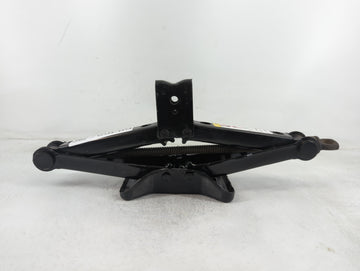 2018 Dodge Journey Spare Scissor Car Jack - Oemusedautoparts1.com