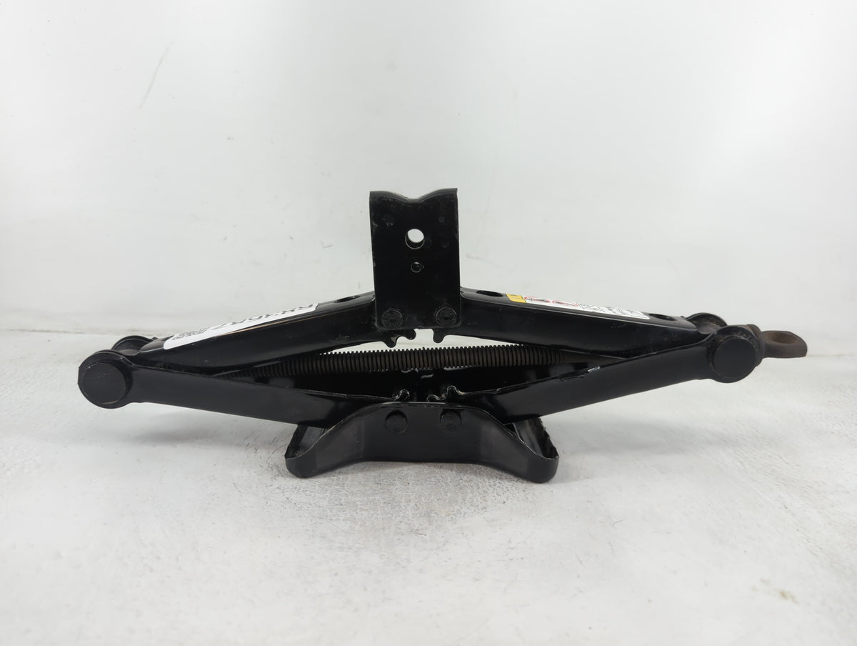 2018 Dodge Journey Spare Scissor Car Jack 683687 - Oemusedautoparts1.com