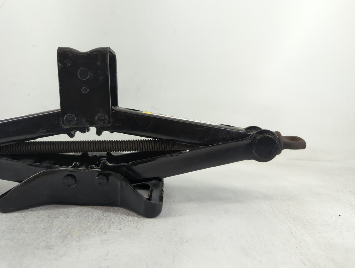 2018 Dodge Journey Spare Scissor Car Jack 683687 - Oemusedautoparts1.com